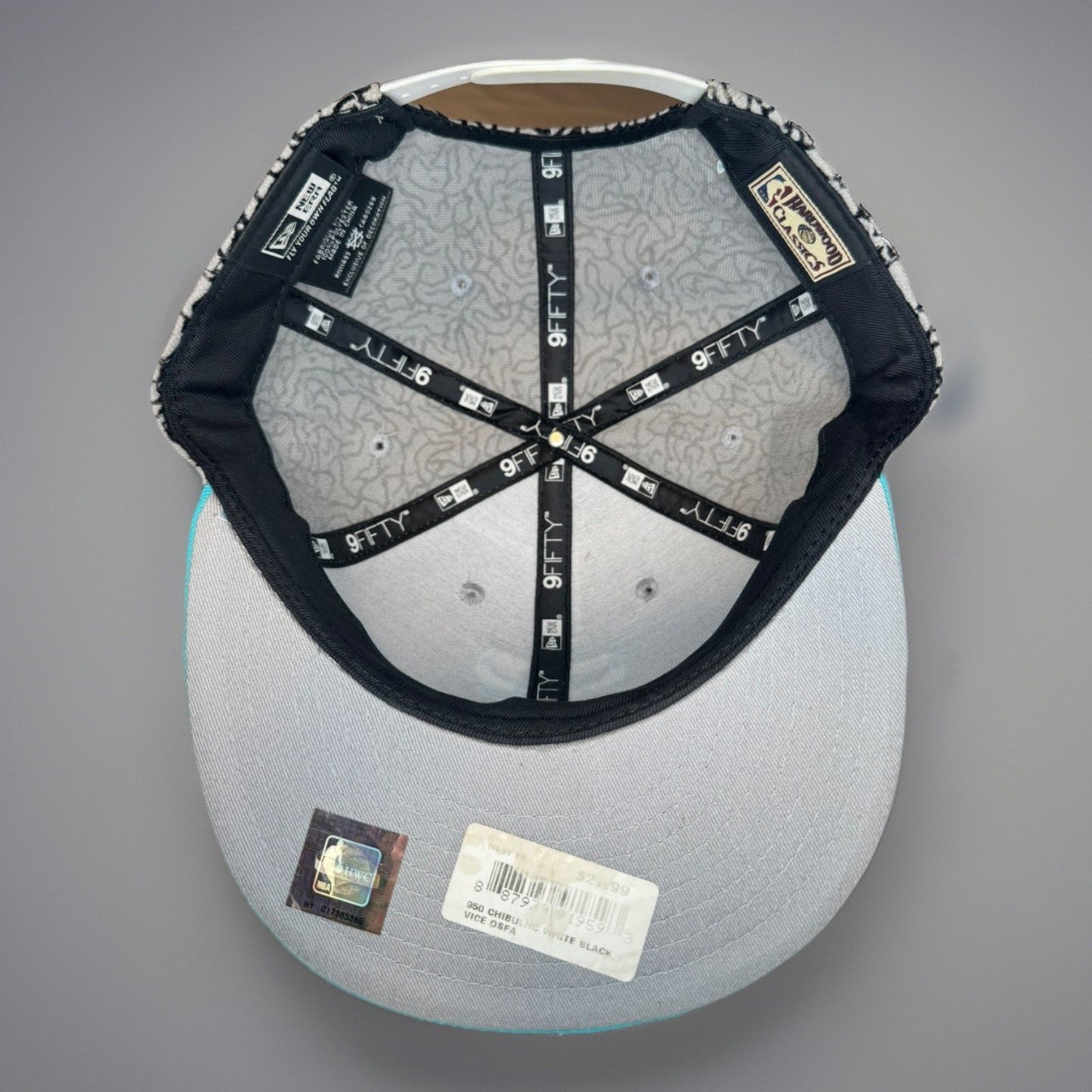 ChicagoBulls NewEra 9Fifty SnapbackHat NBA Basketball Black and Blue Ebroidered