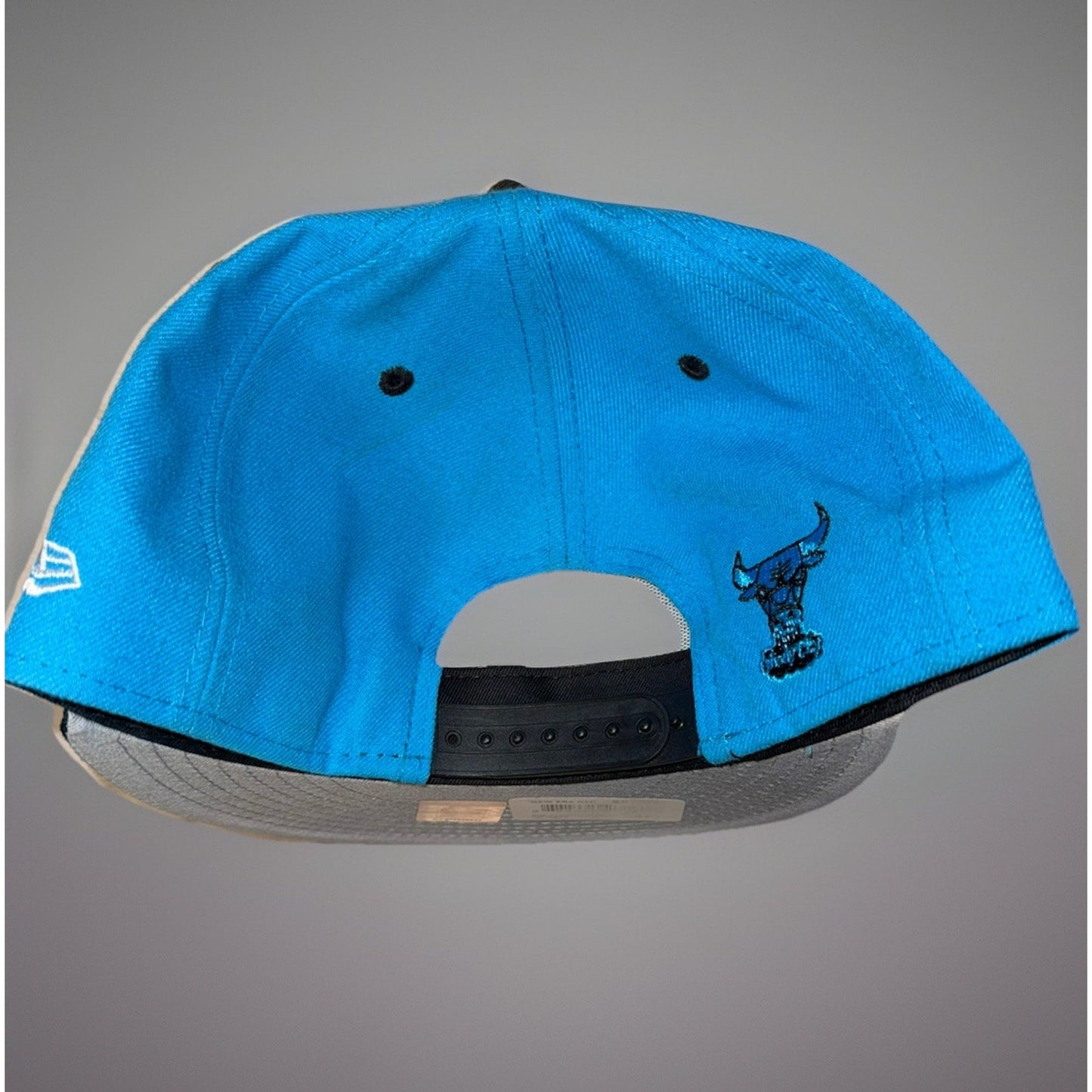 Chicago Bulls Embroidered Logo NewEra 9Fifty SnapbackHat NBA Basketball Blue